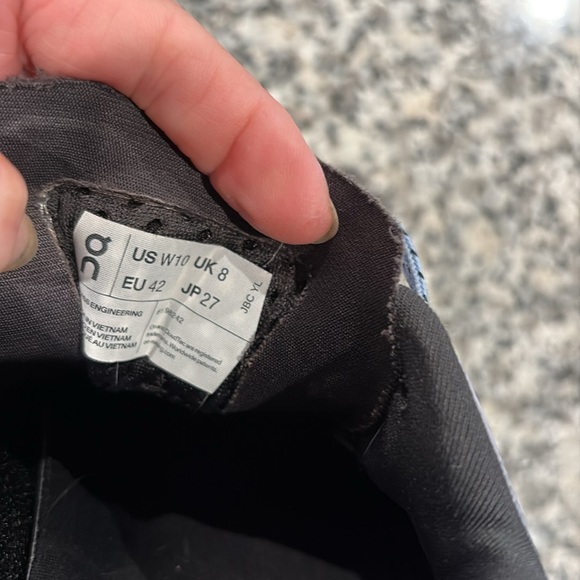 On Running Cloudmonster Running Shoes - Size 10 - Picture 6 of 9